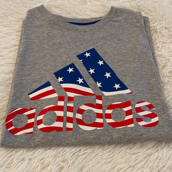 NWOT ADIDAS Activewear T-shirt UNISEX Sz M (10-12) NWOT - Picture 2 of 6